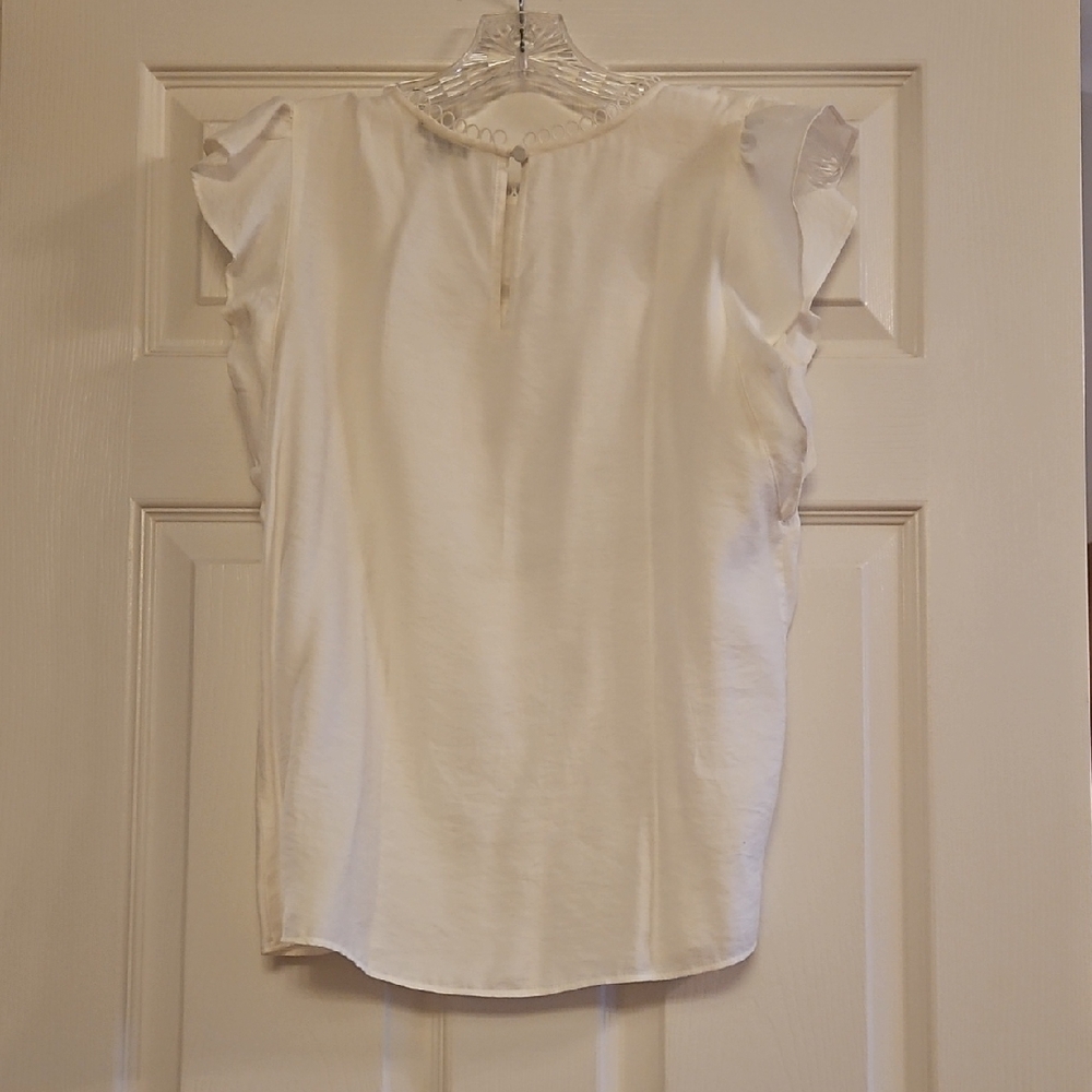 ⭐️Ann Taylor White Blouse with Ruffled Sleeves⭐️ - Picture 2 of 3